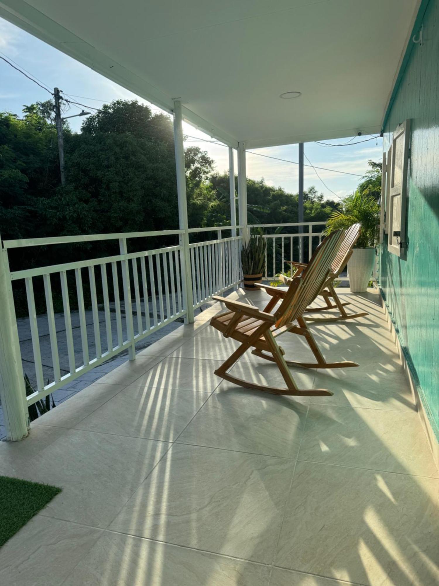 Leonor'S Guest House South West Bay Exterior foto